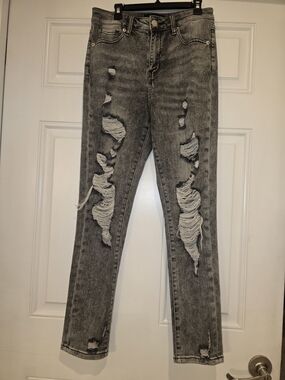 Distressed High-Rise Skinny Jeans in Grey